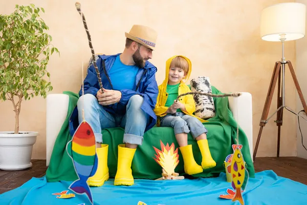 Boldog Család Játszik Apa Fia Élvezik Horgászást Apa Gyerek Jól — Stock Fotó