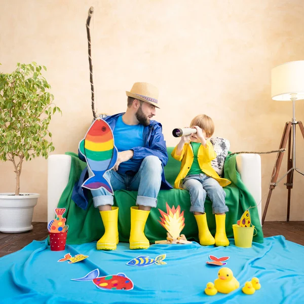 Glückliches Familienspiel Vater Und Sohn Beim Angeln Vater Und Kind — Stockfoto