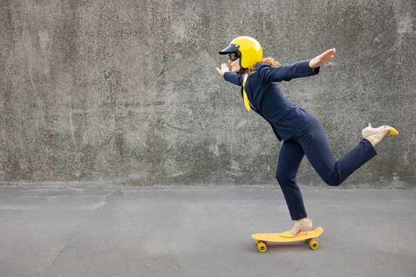 Happy Businesswoman Going Work Funny Young Woman Riding Yellow Skateboard — Fotografia de Stock