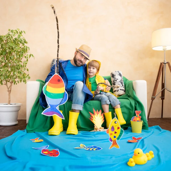 Glückliches Familienspiel Vater Und Sohn Beim Angeln Vater Und Kind — Stockfoto