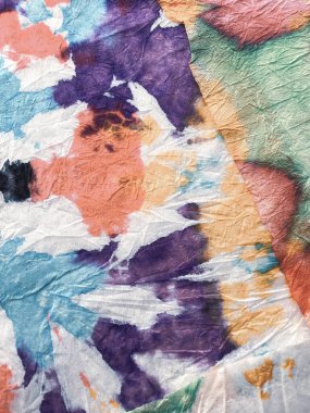 Psikedelik girdap tekstili. Özgürlük Girdabı 'nı bağladı. Boho Boyalı Kıyafetler. Reggae Suluboya Efekti. Boya sarmalı arka plan. Yeşil, Kırmızı ve Mavi Hippi Batic. Canlı Haight San Francisco Swatch. 