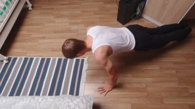 Yukarıya İten Adam Görünümü