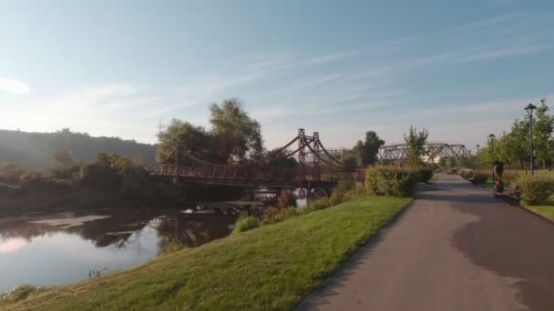 Park Bridge Słoneczko — Wideo stockowe