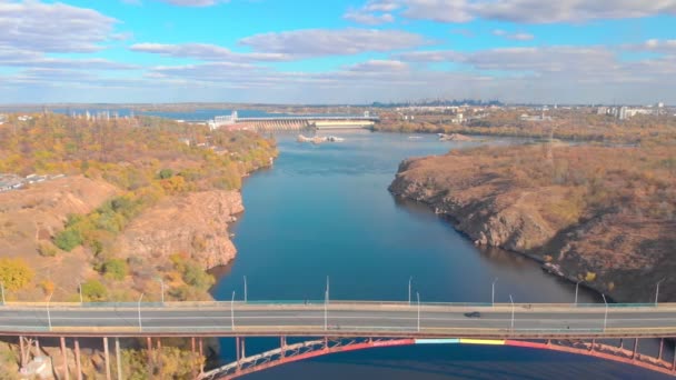 Мост Дам-Ривер — стоковое видео
