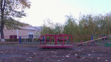 Dışarıda Atlıkarınca Boşalt