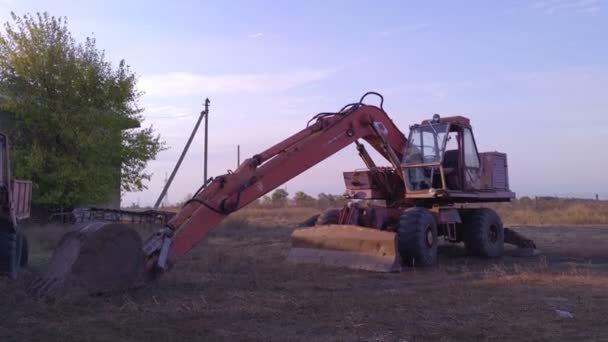 Tracteur de machines agricoles — Video