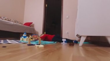 Evde Tek Başına Çocuk
