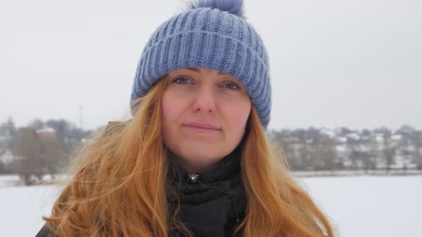 女性の冬の肖像 — ストック動画