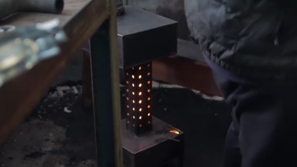 Oven voor verwarming — Stockvideo