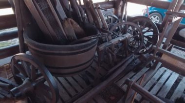 Eski Aletler ve Dokuma Odası