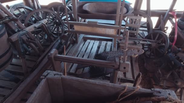 Старый ткацкий станок — стоковое видео