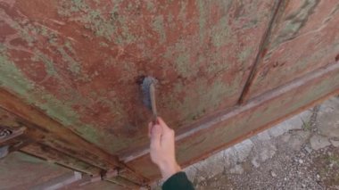 Eller Polonyalı Metal Çiti Yavaş Hareket