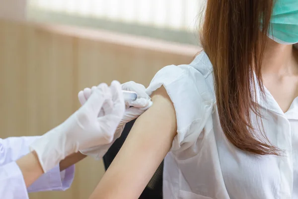 Doctor Vaccinating Young Female Patient Hospital Woman Medical Face Mask — Stock Photo, Image