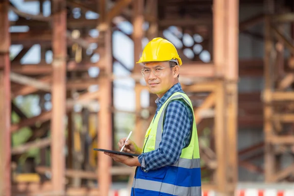Man Hardhat Digital Tablet Infrastructure Construction Site Engineer Checking Project — Foto Stock