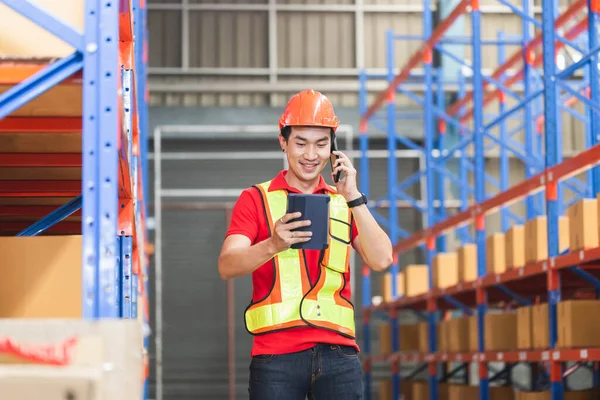 Cheerful Warehouse Worker Digital Tablet Checking Inventory Warehouse Workers Working — 스톡 사진