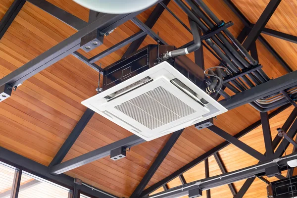 Современная Система Кондиционирования Воздуха Потолке Кофейне — стоковое фото