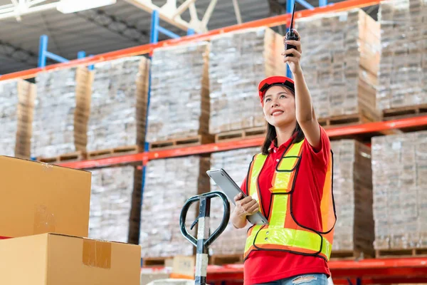 Warehouse Worker Working Factory Warehouse Industry Using Radio Talking Communication — Fotografia de Stock