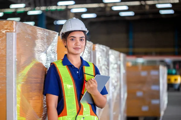 Portrait Young Female Warehouse Worker Standing Warehouse Holding Digital Tablets — Fotografia de Stock