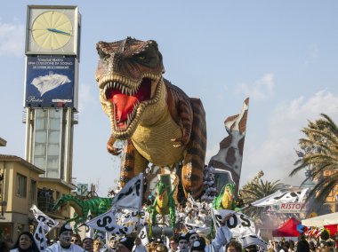 viareggio karnaval, dinozorlar hakkında alegorik float