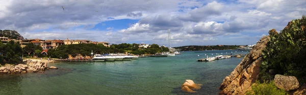 Panoramautsikt över staden porto Rotondo i Sardinien — Stockfoto