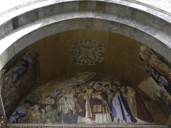 Basilica san marco cephe belirli — Stok fotoğraf