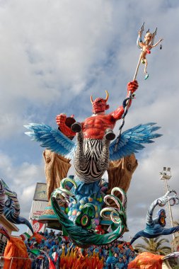 Viareggio, İtalya - 20 Şubat: futbol alegorik float