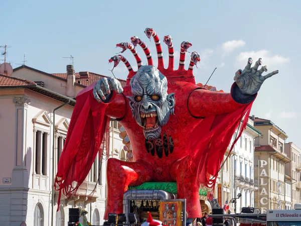 VIAREGGIO, ITALY - FEBRUARY 23:   allegorical float at Viareggio — Stock Photo, Image