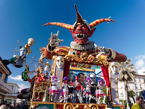 VIAREGGIO, ITALY - FEBRUARY 23:   allegorical float at Viareggio — Stock Photo, Image