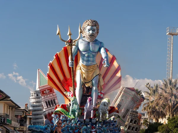 VIAREGGIO, ITALY - FEBRUARY 23:   allegorical float at Viareggio — Stock Photo, Image