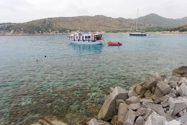 Strand in de buurt van villa simius-Sardinië-Italië — Stockfoto