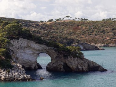 gargano apulia İtalya'nın sahil landscapre