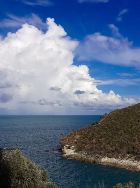 Paisagem da costa de Gargano Apúlia Italia — Fotografia de Stock