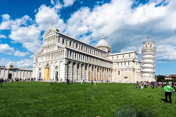 Vista de Piazza dei Miracoli Pisa —  Fotos de Stock