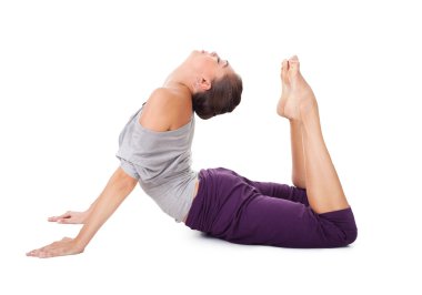 genç kadın Yoga egzersiz cobra poz yapıyor