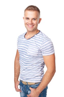 mutlu gülümseyen genç adam portresi