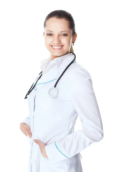 Jovem sorridente feminino médico isolado no fundo branco — Fotografia de Stock