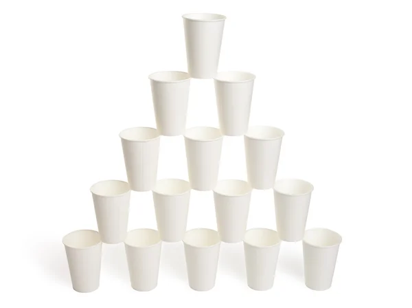 Pirámide de vasos de papel blanco — Foto de Stock
