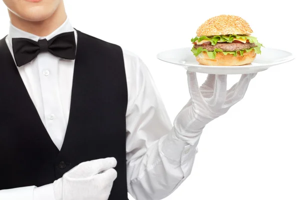 Ober romp met hamburger op plaat — Stockfoto