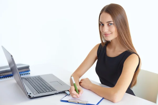 Joven mujer de negocios en el cargo —  Fotos de Stock