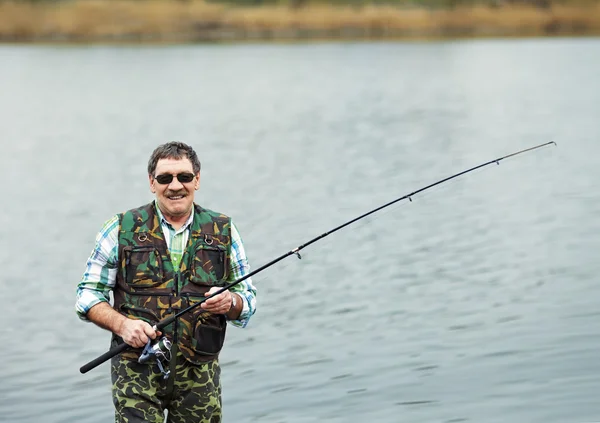 Porträt eines gestandenen Fischers — Stockfoto