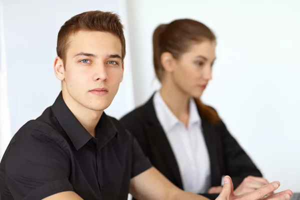 Two beautiful young businesspeople — Stock Photo, Image