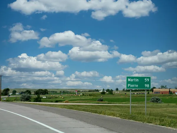 Segnaletica Stradale Nebraska Con Indicazioni Martin Pierre Dakota Del Sud — Foto Stock