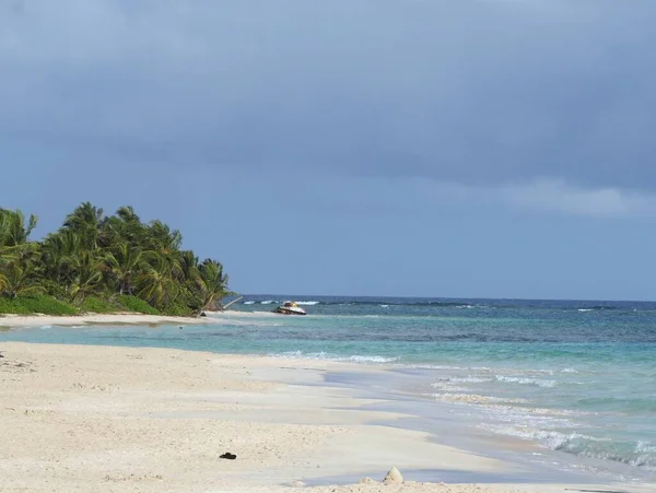 Fale Toczące Się Biały Piasek Plaża Flamenco Culebra Portoryko Starym — Zdjęcie stockowe