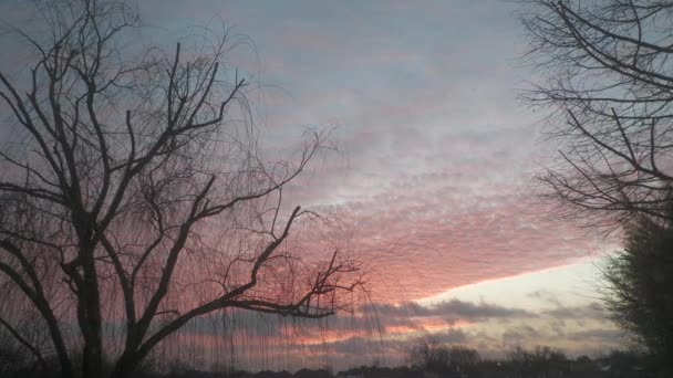 天空中美丽的日出云彩拍得很稳 射得很宽 — 图库视频影像
