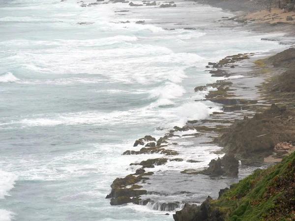Coastal View Rocky Shoreline Tropical Island — Stock Photo, Image
