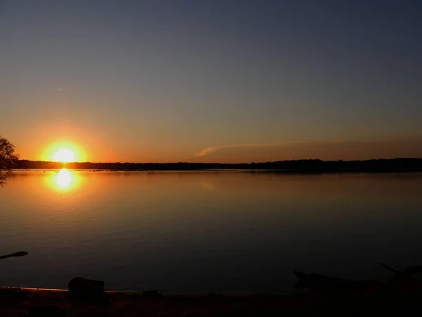 Soleil Couchant Horizon Reflété Dans Les Eaux Lac — Photo