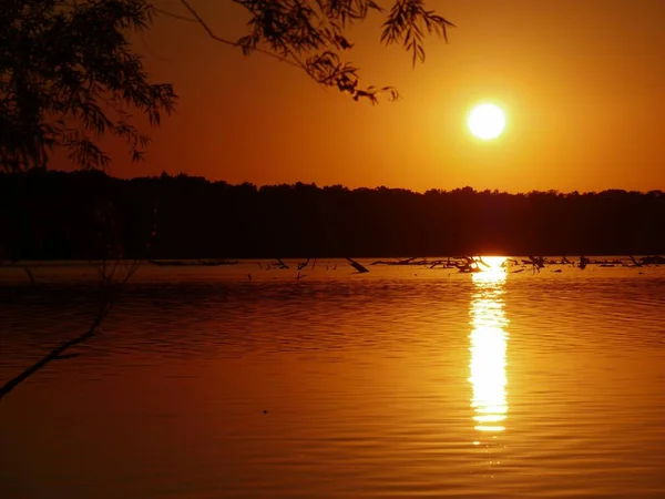 Spectacular Sunset Horizon Reflected Lake Waters Medium Close — Stock Photo, Image