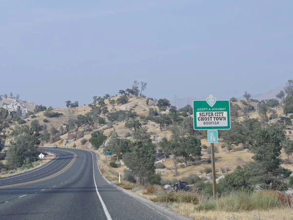 Roadside Sinal Com Instruções Para Silver City Ghost Town Bodfish — Fotografia de Stock