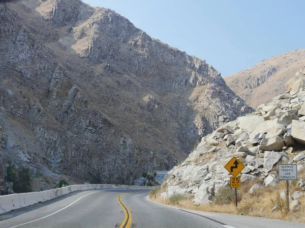 Señales Advertencia Carretera Acercándose Una Curva Ciega Peligrosa Ruta Estatal — Foto de Stock