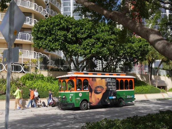Miami Florida December 2018 Passengers Get Shuttle Bus One Designated — Stock Photo, Image